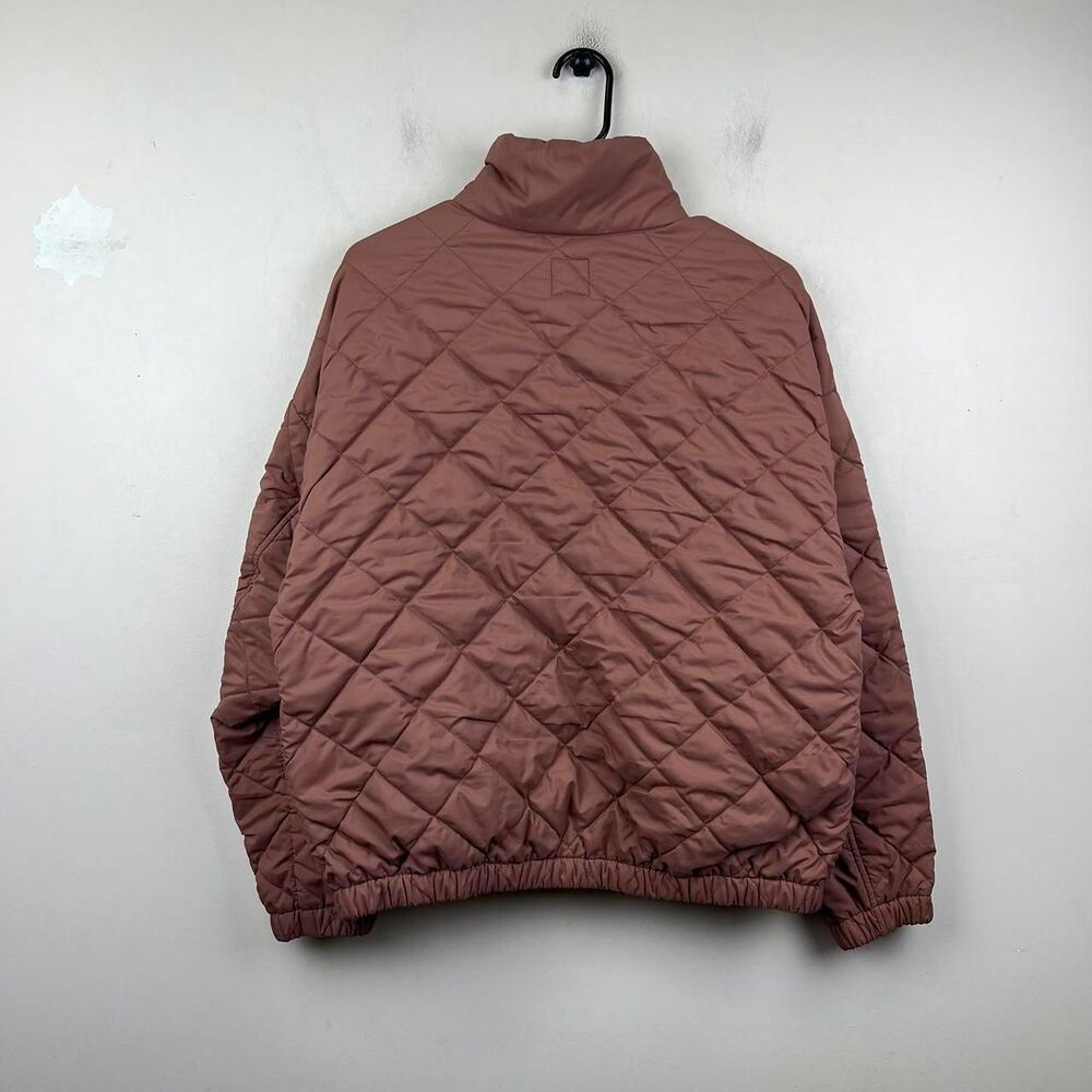 Vuori Quilted Puffer Jacket in Mauve - Picture 3 of 7